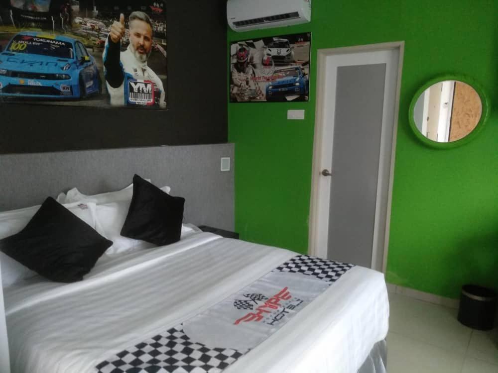Hype Motorsports Hotel Порт-Диксон Экстерьер фото
