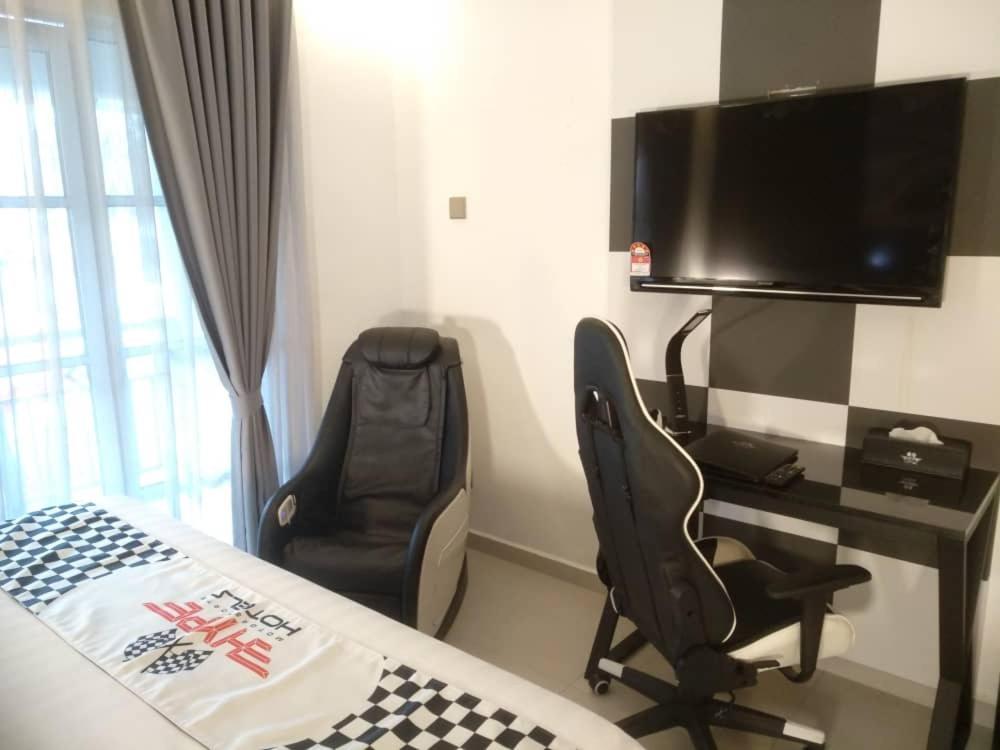 Hype Motorsports Hotel Порт-Диксон Экстерьер фото